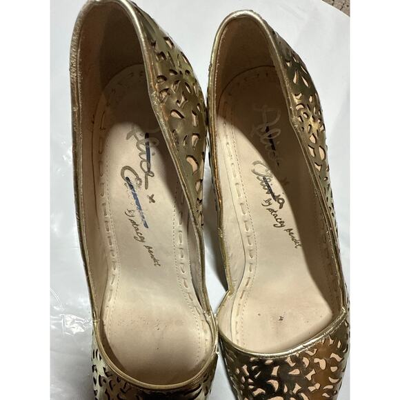ALICE + OLIVIA by STACEY BENDET Gold Laser Cut Heel Pumps 36 (US 6) - Picture 13 of 14